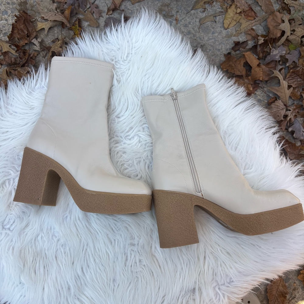Chinese Laundry Cream Ankle Boots Size 7